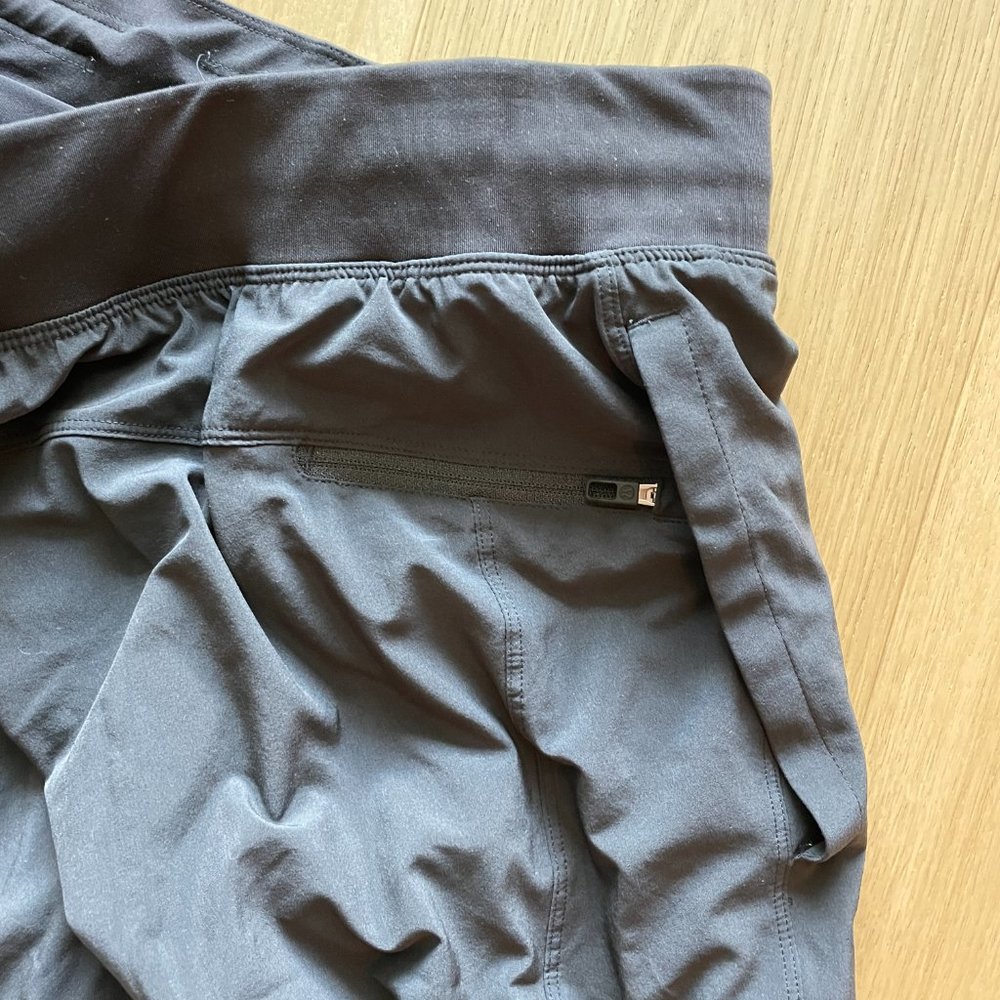 Lululemon Large Pace Breaker Lined Short 9" - Picture 6 of 10